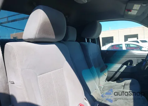 2011 Ford F-150 Xl z USA, uszkodzony, nr VIN 1FTNF1CF3BKD32547